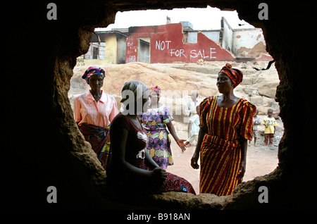 Nigeria: bruciato e devastato case a Jos, nello Stato di Plateau, nel nord della Nigeria. Distrutto durante le violenze post elettorali nel novembre 2008 Foto Stock