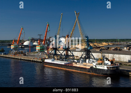 Asciugare terminale di bulk nel porto di Riga Foto Stock