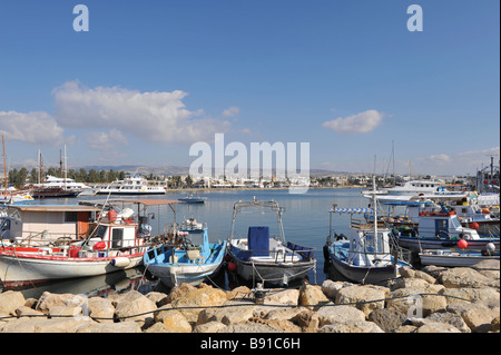 Barche da pesca nel porto di Paphos Cipro Foto Stock