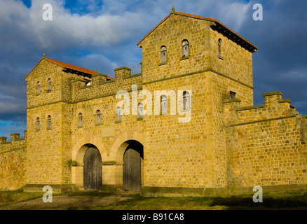 Inghilterra Tyne usura South Shields ricostruzione del cancello principale al Arbeia Roman Fort a South Shields Foto Stock