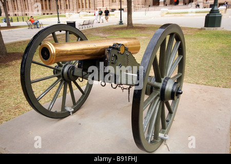 Ottone antico cannone al Texas Capitol Building, Austin. Foto Stock