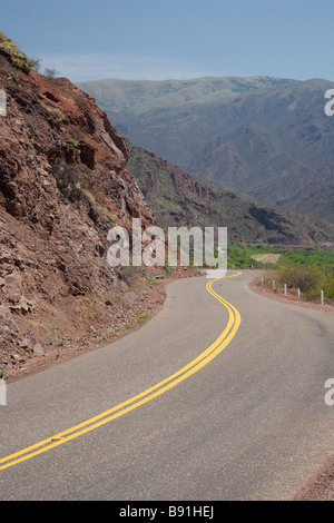 Winding Road, Cafayate Gorge, Salta, Argentina Foto Stock