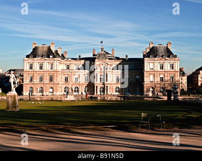 Palais du Luxembourg e giardini a Parigi Foto Stock