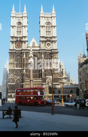 London, Westminster Abbey è il tradizionale luogo di incoronazione e di sepoltura per i monarchi Inglesi Foto Stock