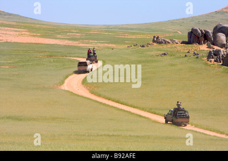 4x4 di guida su strada nel deserto vicino a Hartmanns Mountain Northern Kaokoland Namibia Foto Stock