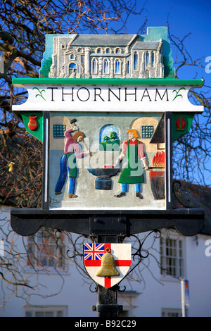 Villaggio Thornham segno Costa North Norfolk England Regno Unito Foto Stock