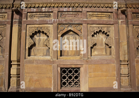 Tomba della Principessa Sultan Nithar Begam la sorella di Khusraw in Khusro Bagh in India Allahabad Foto Stock