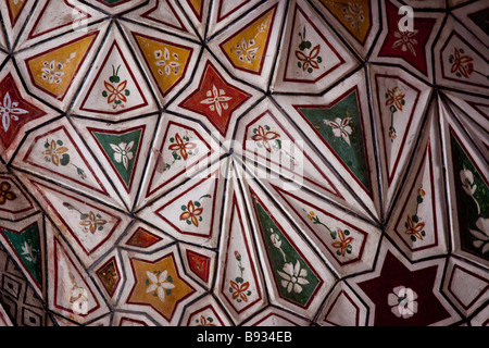 Tomba della Principessa Sultan Nithar Begam la sorella di Khusraw in Khusro Bagh in India Allahabad Foto Stock