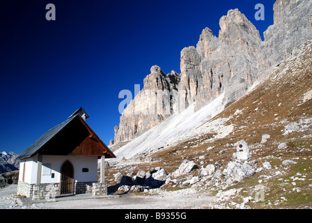 Cappella del Refugio Lavaredo, Tre Cime di Lavaredo, Dolomiti, Italia Foto Stock