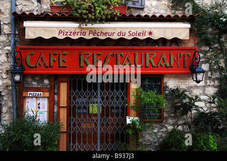 Old Cafè nel sud della Francia Foto Stock