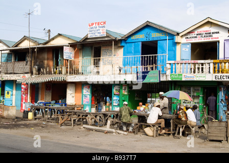 Scene lungo la strada del sud di Mombasa Kenya Foto Stock