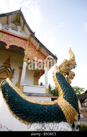 Laos, Provincia di Vientiane, Vang Vieng, tempio buddista. Foto Stock