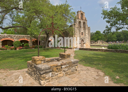 Texas San Antoino Missions National Historical Park Mission Espada circa 1731 scuola adolescenti gruppo sulla gita Foto Stock