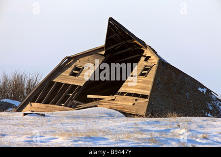 Il vecchio fienile in inverno Saskatchewan Foto Stock