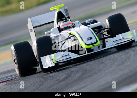 Rubens Barrichello BRA nella Brawn GP racecar durante la Formula 1 sessioni di collaudo vicino a Barcellona nel marzo 2009. Foto Stock