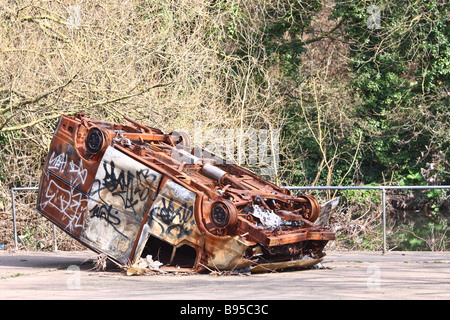 Capovolto junked veicolo Foto Stock