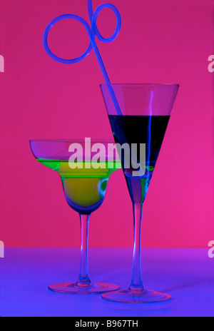 Ultra Violet cocktail bicchieri Foto Stock