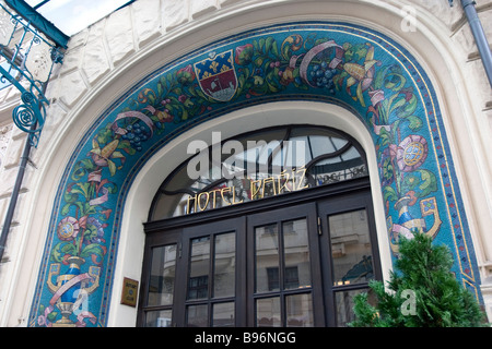 Dettagli del Hotel Paris entrata in stile Art Nouveau.prague.Repubblica Ceca. Foto Stock