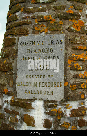 La regina Vittoria per il Giubileo di Diamante Cairn, vertice di Callander Craig, Perthshire Scozia Scotland Foto Stock