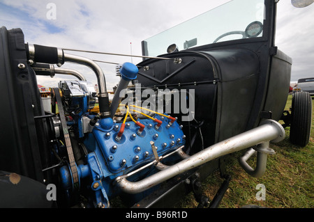 Ford Flathead V8 in Ford Modello un pickup anni cinquanta Hotrod Americano auto Foto Stock