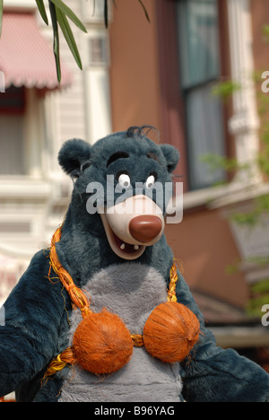 Baloo dal libro della giungla personaggio in Disney Parade, Parigi Foto Stock