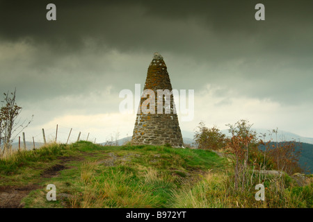 La regina Vittoria per il Giubileo di Diamante Cairn, vertice di Callander Craig, Perthshire Scozia Scotland Foto Stock