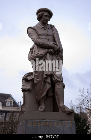 Rembrandt van Rijn statua Rembrandt Square Amsterdam Foto Stock