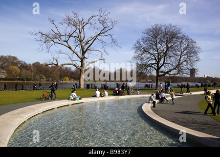 Diana, principessa di Galles fontana commemorativa Hyde Park Londra REGNO UNITO Foto Stock