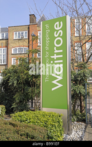 Waitrose supermercato segno Holloway Islington Londra Inghilterra REGNO UNITO Foto Stock