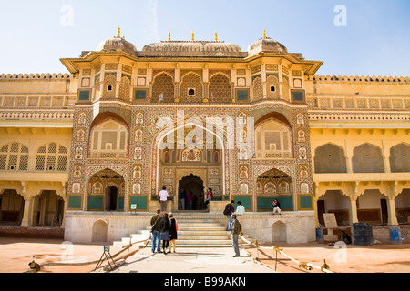 Ganesh Pol, Ganesh Gate, in Ambra Palace, noto anche come Forte Amber, ambra, vicino a Jaipur, Rajasthan, India Foto Stock