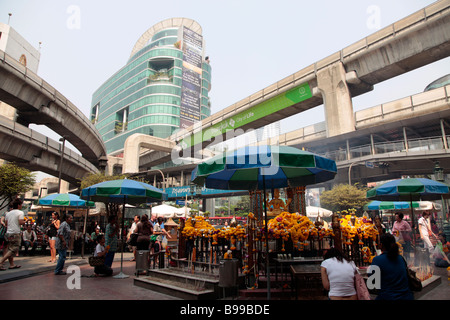 Santuario di Erawan nella zona centrale di Bangkok, Thailandia Foto Stock