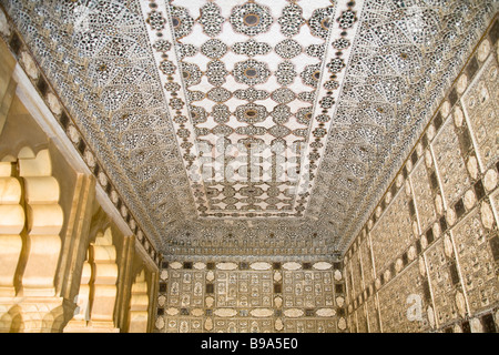 Sala degli Specchi, Sheesh Mahal, in Ambra Palace, noto anche come Forte Amber, ambra, vicino a Jaipur, Rajasthan, India Foto Stock