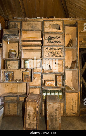 All'interno di Shackleton Nimrod Expedition capanna, Cape Royds, Ross Island, l'Antartide. Foto Stock