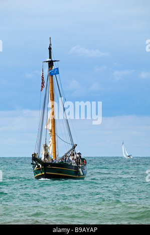 La storica sloop "Amici buona volontà' arriva in Sud Haven, Michigan il suo viaggio inaugurale. Foto Stock