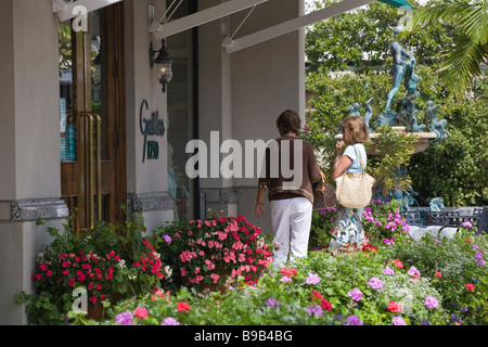 Terza Strada Sud shopping area ristorante di Napoli Florida Foto Stock