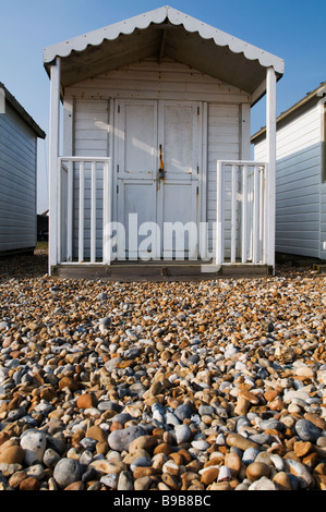 Regno Unito, Inghilterra, 21 marzo 2009. Una spiaggia capanna sulla spiaggia a Norman's Bay in East Sussex. Foto Stock