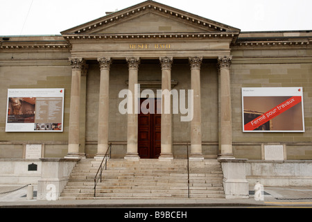 Facciata del museo Rath il primo museo svizzero donato al fine arts place neuve Ginevra SVIZZERA Foto Stock