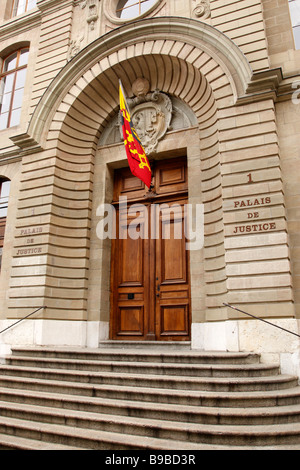 Ingresso al Palais de Justice in Place du Bourg de quattro Ginevra SVIZZERA Foto Stock