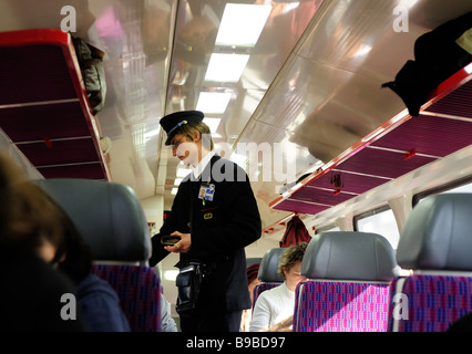 Il conduttore ferrovie ceche Ceske drahy Foto Stock