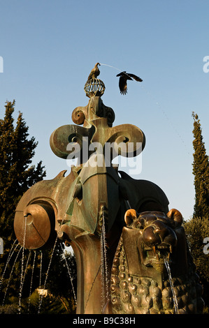 La scultura contemporanea denominata 'la fontana dei leoni" da scultore tedesco Gernot Rumpf (1989) in Bloomfield giardino occidentale di Gerusalemme, Israele Foto Stock