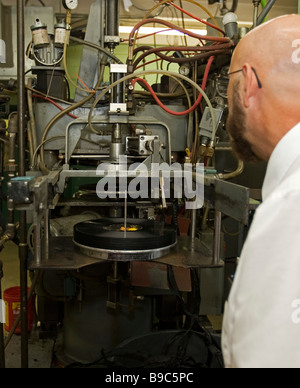 Record di vinile manufacturing Regno registrare premendo, Inc. Il Nashville Tennessee USA Foto Stock