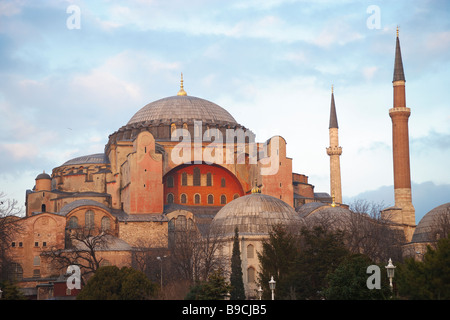 Hagia Sophia inaugurato dall'imperatore bizantino Giustiniano in ANNUNCIO 537 Istanbul Turchia Foto Stock