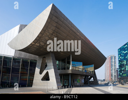 Il Lowry Art Gallery e di un complesso di intrattenimenti, Salford Quays, Greater Manchester, Inghilterra Foto Stock