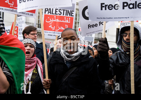 Palestina libera manifestazione Jan 24 2009: fine il blocco, sospendere la vendita di armi a Israele, chiedere per BBC appello per aiuti a Gaza Foto Stock