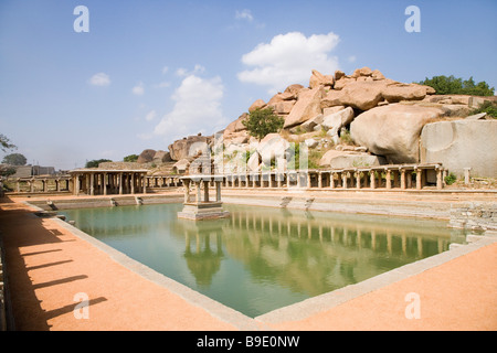 Rovine di un bazaar, Krishna Bazaar, Hampi, Karnataka, India Foto Stock