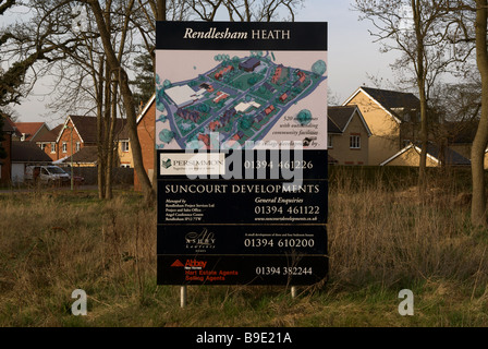 Rendlesham Heath, un paese nuovo sviluppo sulla ex American Bentwaters airbase, Suffolk, Regno Unito. Foto Stock