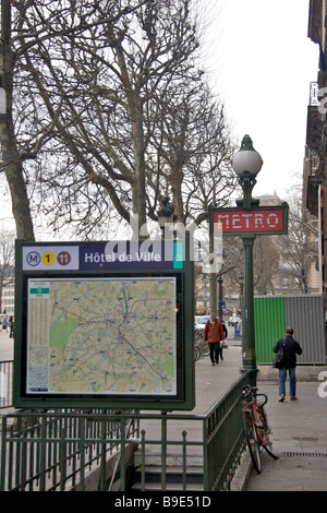 L' Hotel de Ville, la stazione della metropolitana di Parigi Francia Foto Stock