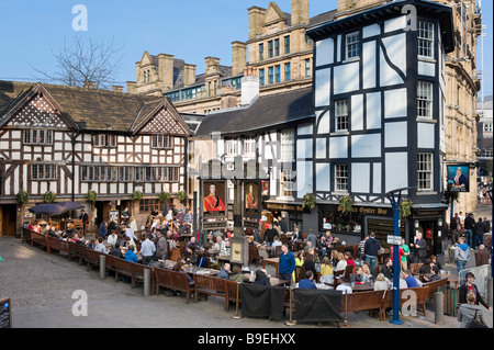 Il vecchio Wellington Inn e del Sinclair Oyster Bar, Cathedral Gates, Exchange Square, Manchester, Inghilterra Foto Stock