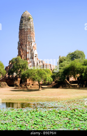 Rovine del tempio buddista in Ayutthaya vicino a Bangkok, in Thailandia Foto Stock