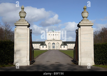 Gateway per la Air Forces Memorial in Runnymede, Surrey. Foto Stock